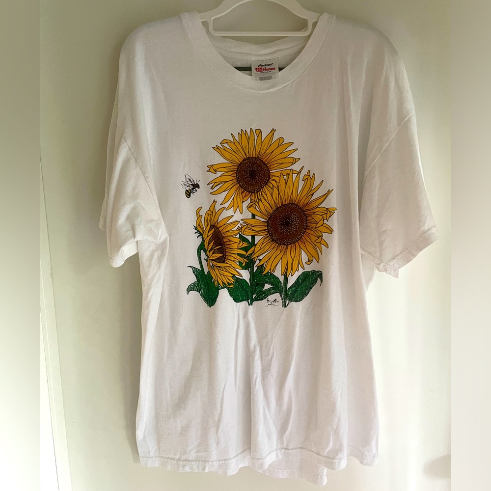 vintage sunflower graphic tee